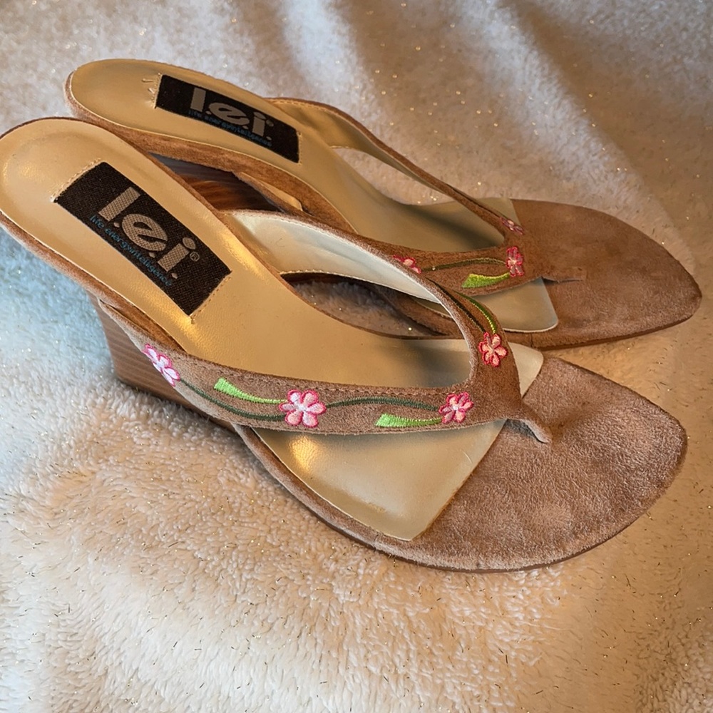 l.e.i. (life energy intelligence) shoes